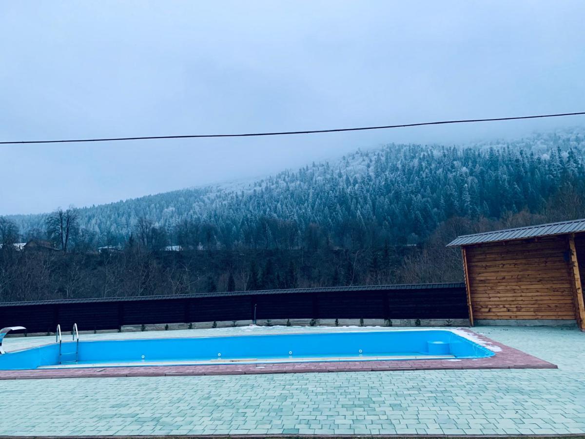 Вишиванка Dilyatyn Esterno foto